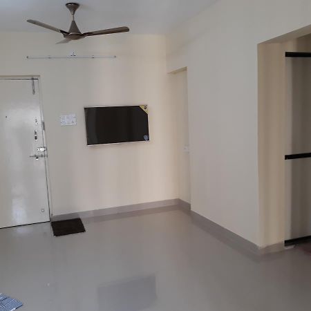 Galaxy Apartment Мумбаи Экстерьер фото