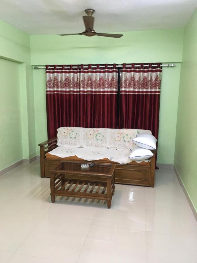 Galaxy Apartment Мумбаи Экстерьер фото