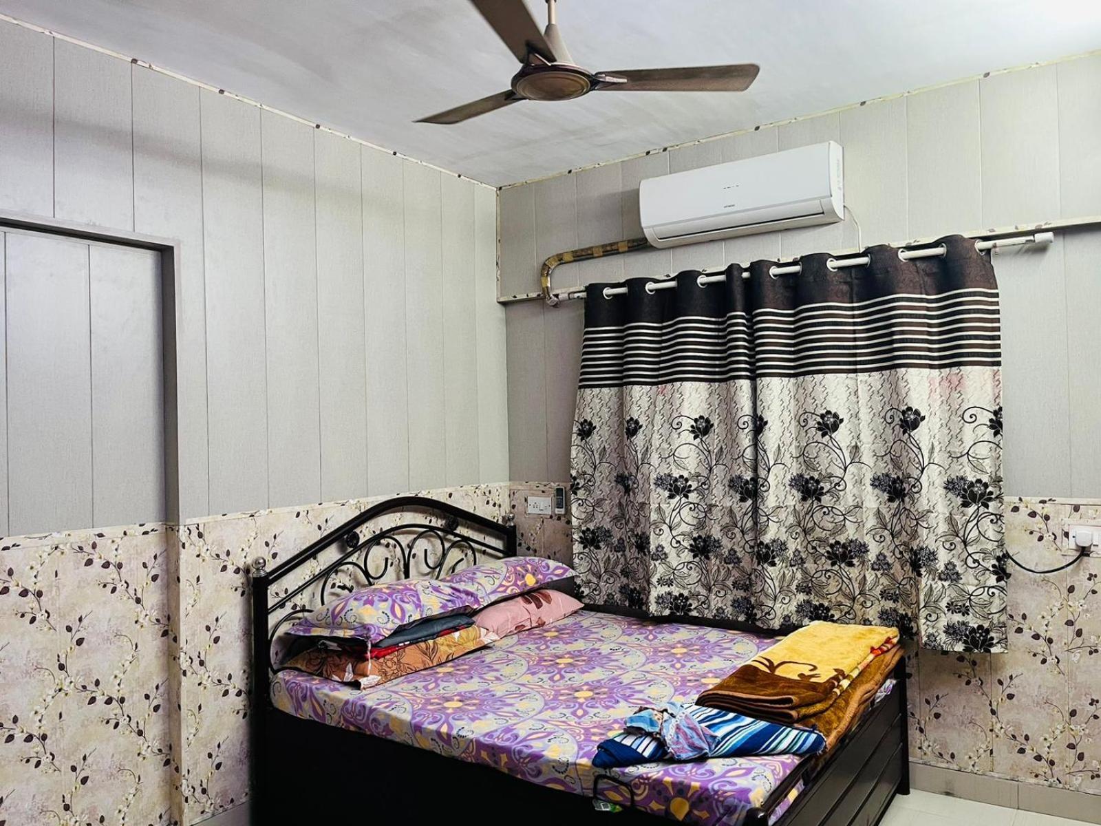 Galaxy Apartment Мумбаи Экстерьер фото